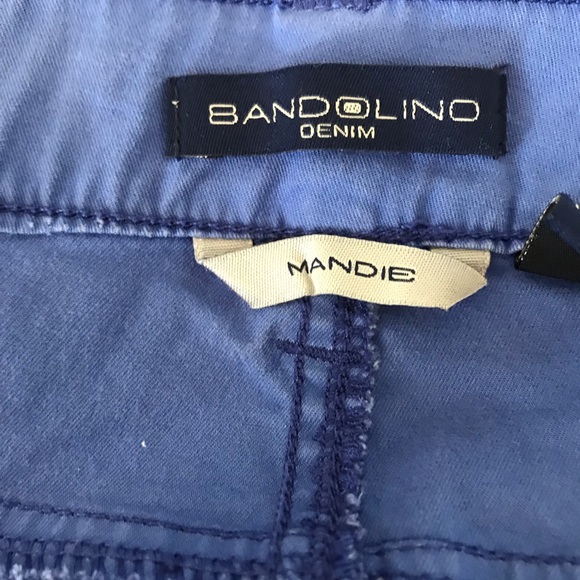 Periwinkle Capri’s by Bandolino. Size 6 - Picture 5 of 7